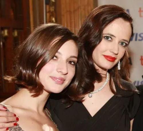 小马利亚明星头像,萌动心灵的卡通魅力